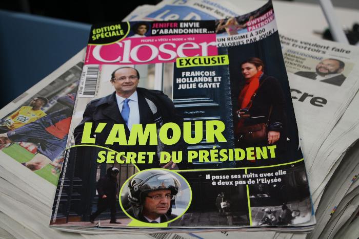 image couverture du magazine Closer de 2014 avec François hollande sur son scooter