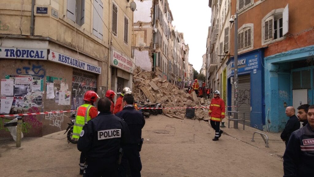 image effondrement immeuble Marseille Jean-Claude Gaudin critiqué