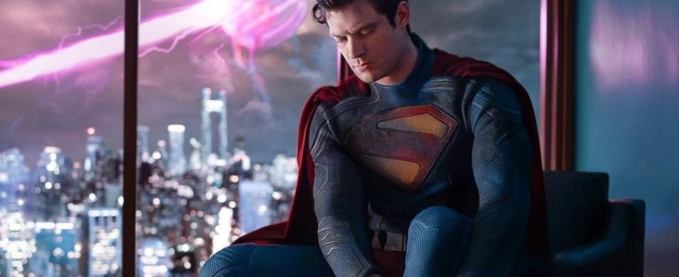 David Corenswet en Superman : premier aperçu du costume !