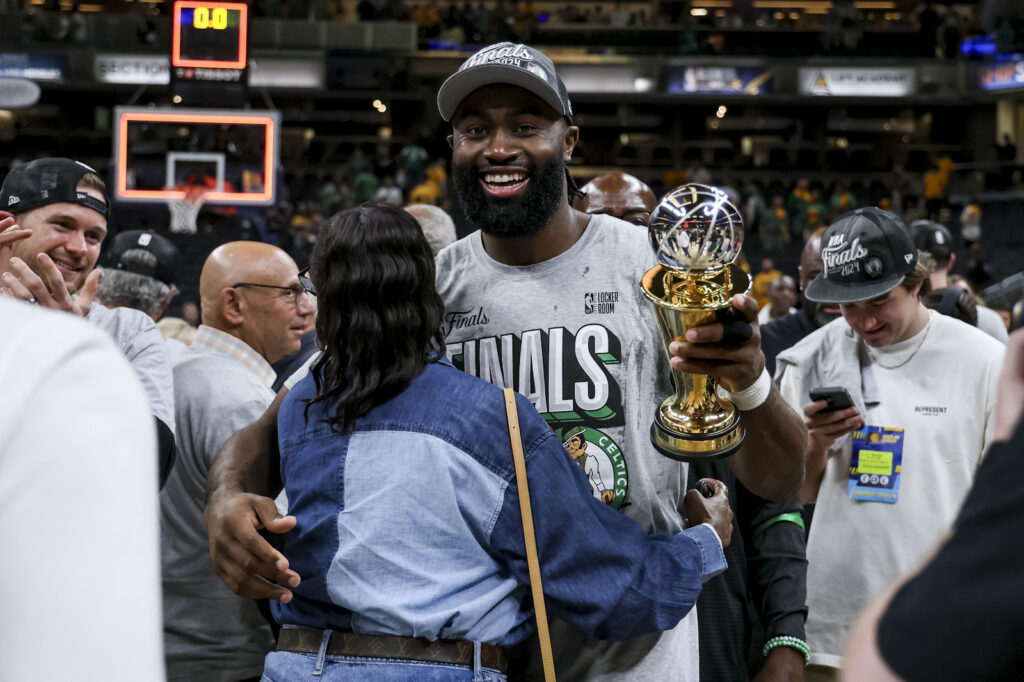 image Jaylen Brown remport le titre de MVP des Finales de la Conférence Est malgré son exclusion de l'All-NBA