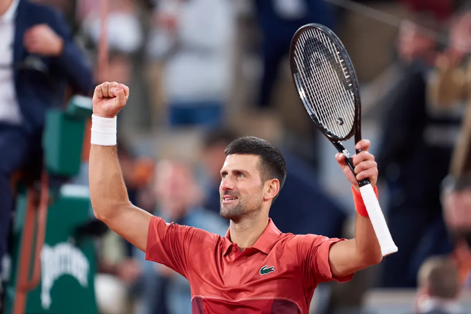Novak Djokovic sujet à controverse au 2ème tour de Roland Garros