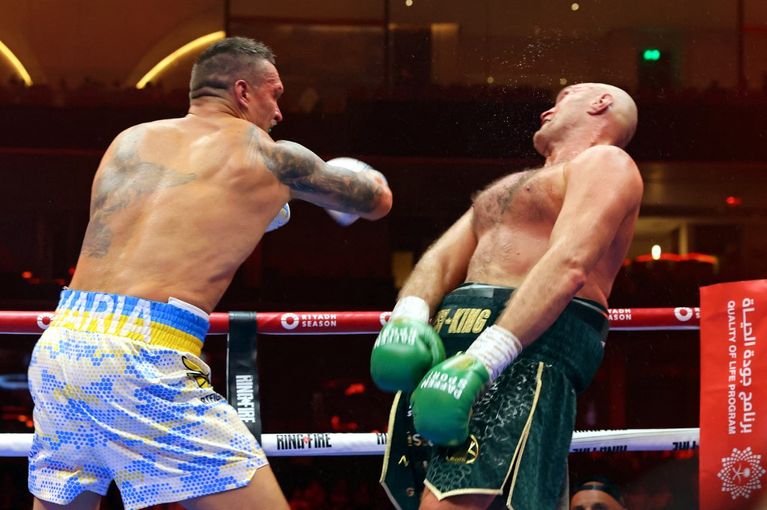 image Usyk contre Fury