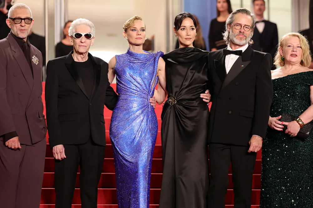 image des acteurs de The Shrouds au festival de Cannes