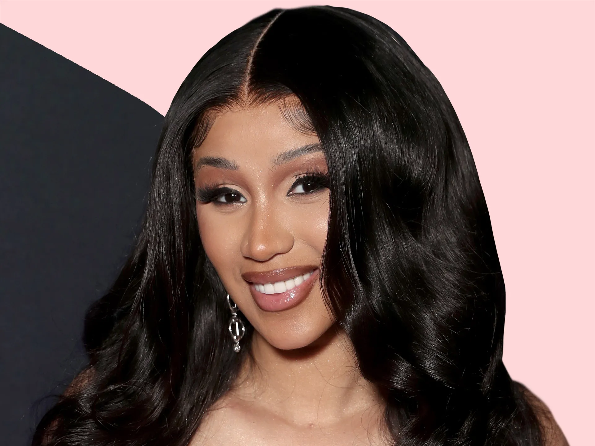 Cardi B défend son accent et refuse de changer malgré la critique